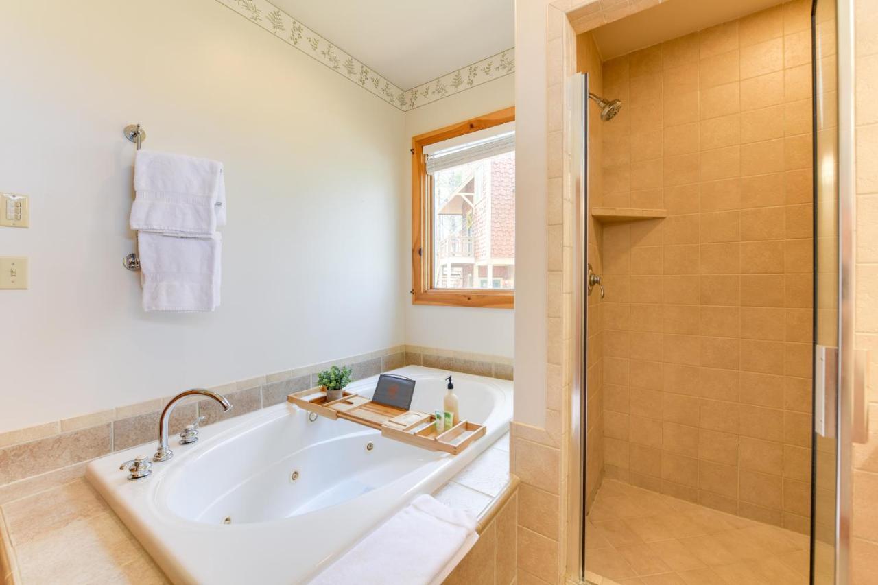 Inviting Cashiers Condo Deck And Golf Course Views! Ngoại thất bức ảnh